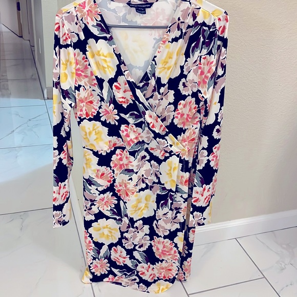 French Connection size US 10 floral faux wrap dress - Picture 2 of 4